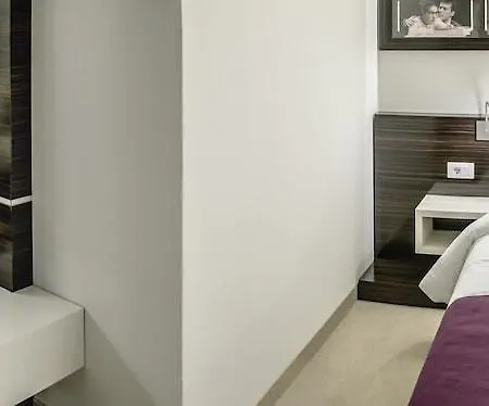 Theater Garni Hotel 4*