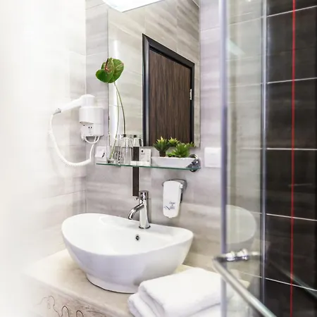 Theater Hotel Belgrade 4*