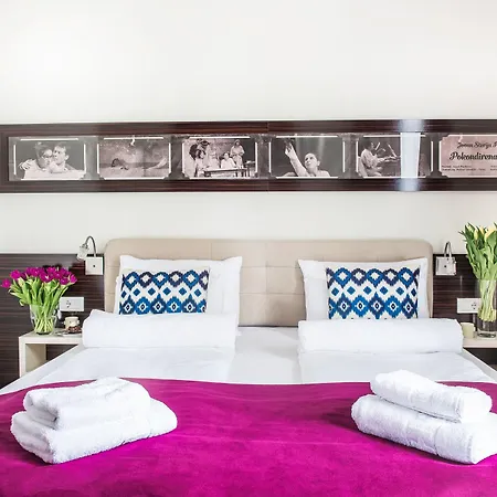 Hotel Theater Garni 4*
