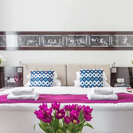 Hotel Theater Garni 4*