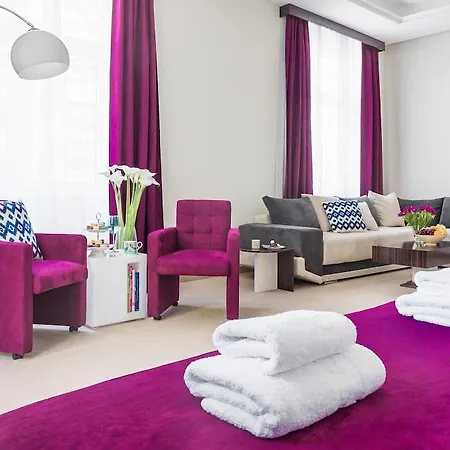 Theater Garni Hotel 4*