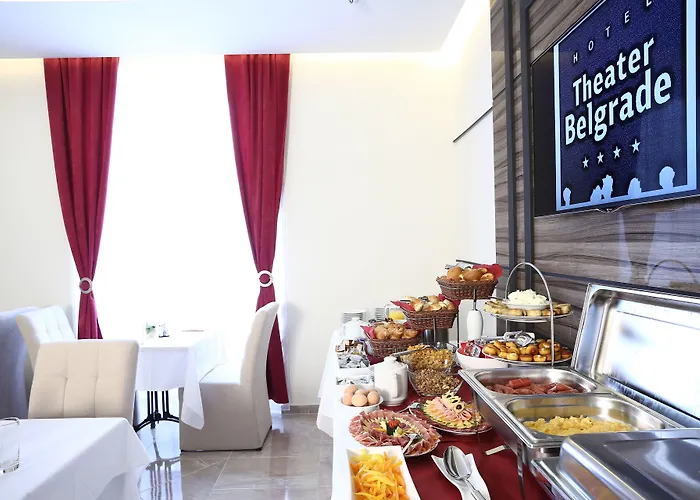 ホテル Theater 4*